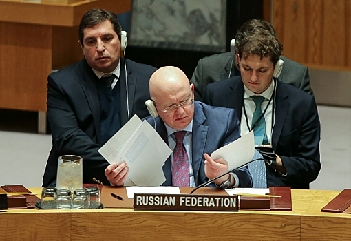 Небензя: Россия из-за санкций не может полагаться на доллар как всемирную валюту