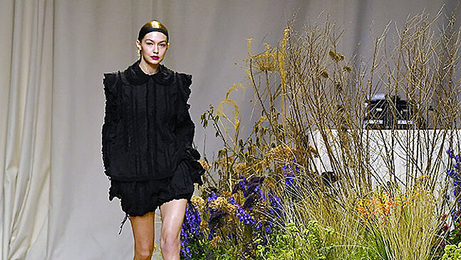 Вчера на подиуме — сегодня в магазине: шоу H&M Studio see now — buy now