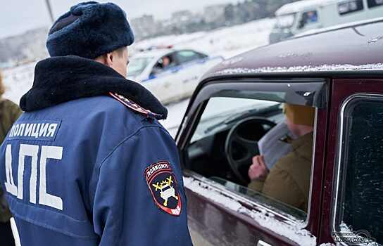В Екатеринбурге инспекторы ДПС задержали двух угонщиков автомобилей