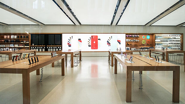 Apple научилась обновлять выключенные iPhone в магазинах без распаковки коробок