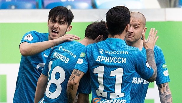 Футболисты "Зенита" забили пять безответных мячей в ворота "Анжи"