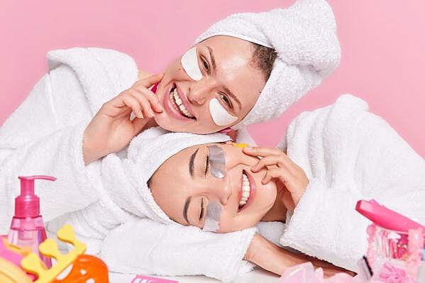 Как ухаживать за кожей летом: советы косметолога