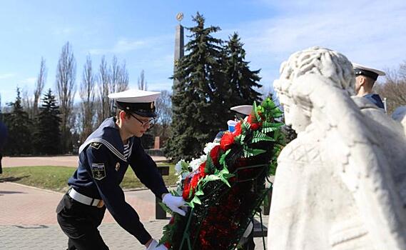 В Курске 7 апреля почтили память погибших подводников