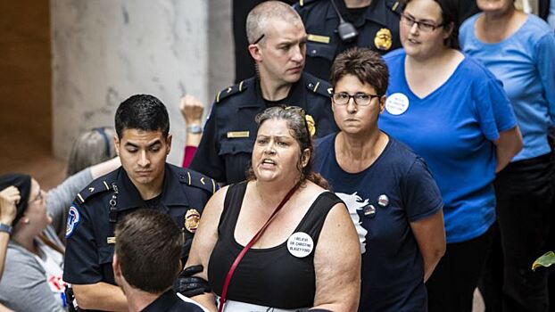 Удастся ли Трампу отстоять своего кандидата в Верховный суд