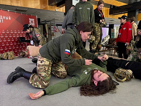 Курские волонтеры «Молодежки Народного фронта» проходят курс «Стоп кровь»
