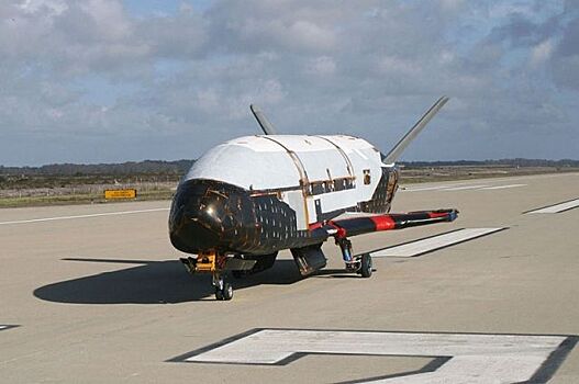 Секретный самолет ВВС США вернулся на Землю из космоса