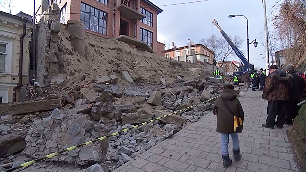 Каменная гора в центре города: в Ростове-на-Дону обрушилась стена дома