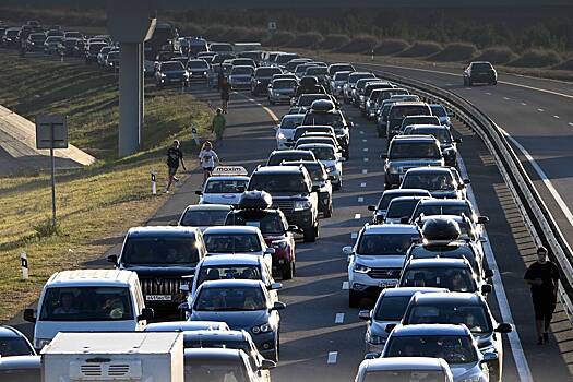 На Крымском мосту восстановили движение автотранспорта