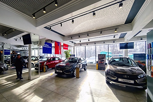 Названы "реальные" цены у дилеров на автомобили Lada