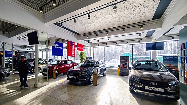 Названы "реальные" цены у дилеров на автомобили Lada