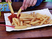 Веган с мегафоном попытался переубедить клиентов McDonald’s есть фастфуд