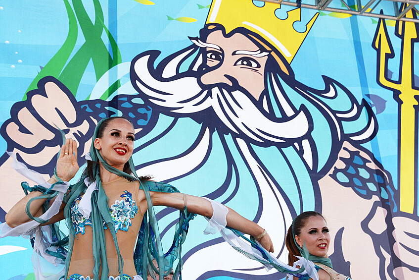 Празднование Дня Нептуна на набережной Спортивной гавани во Владивостоке, 28 июля 2018 года