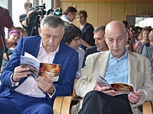 "Хорошее кино помогает людям жить". Президенту фестиваля "Окно в Европу" Армену Медведеву — 80