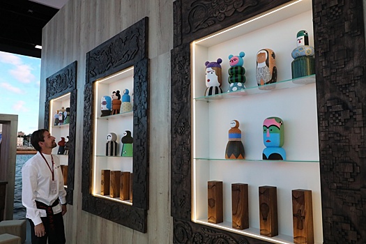 Куклы нижегородской художницы украсили стенд региона на Международном экономическом форуме в Петербурге