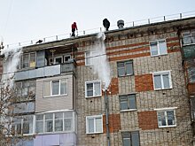          Управляющим компаниям грозят штрафы до 300 тысяч рублей за несвоевременную очистку крыш от снега и льда       