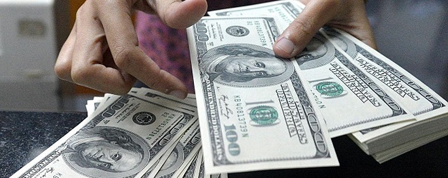 Россияне стали чаще покупать валюту после смягчения карантина