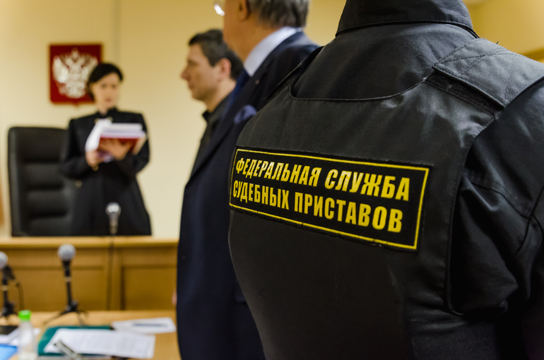 Осквернившим памятник блокадному Ленинграду вандалам суд вынес наказание
