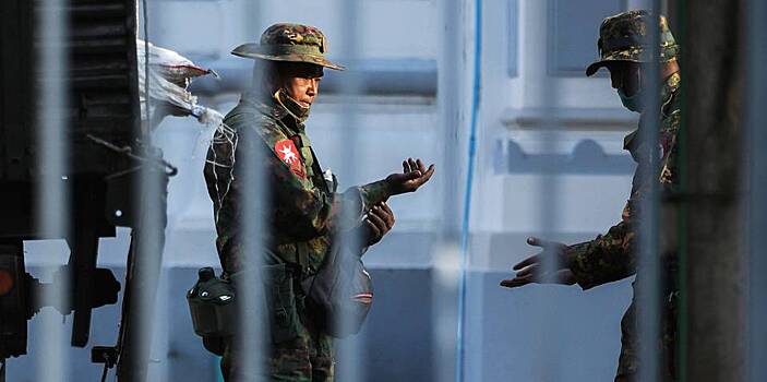 "Деньги получают от Сороса": военные захватили власть в Мьянме