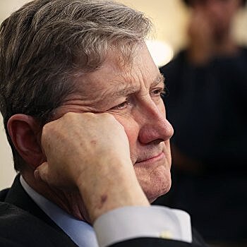 «Где же демократы харчеваться будут?»: чиновникам США запретят зарабатывать на Украине