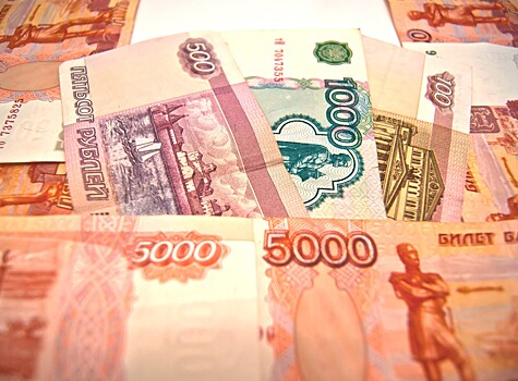 Россияне продолжат забирать деньги из банков