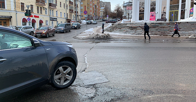 Аномально теплая зима негативно сказалась на кировских дорогах