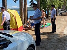 От берега челябинского озера Тургояк эвакуировали машины