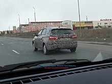 Замаскированная Lada Vesta Cross наматывает круги по Тольятти