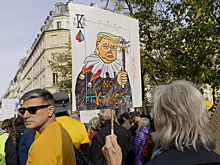 В США начались многотысячные митинги против Трампа