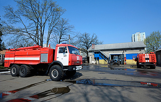 В Ровно возле ТРЦ взорвался автомобиль