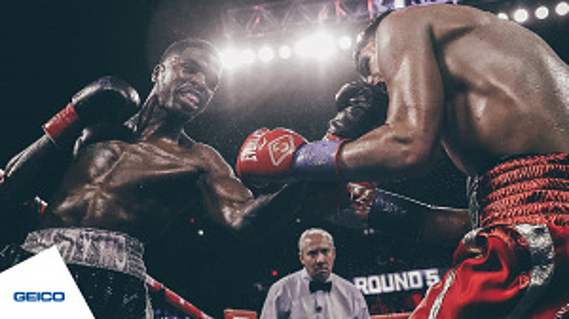 Хукер досрочно победил Сауседо и сохранил титул по версии WBO