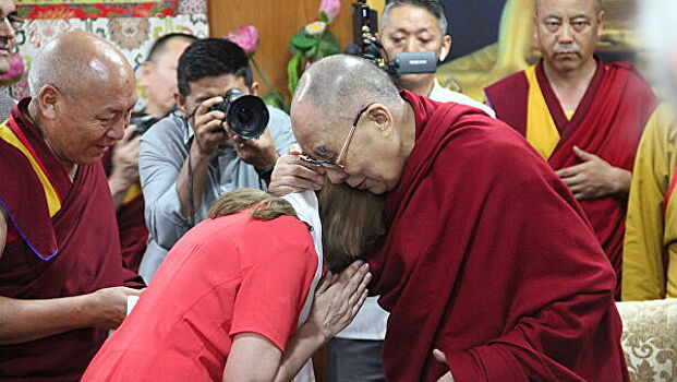 Далай-лама призвал людей ежедневно упражняться в медитации и сострадании