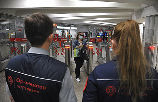 В московском метро активизировались проверки наличия масок и перчаток у пассажиров