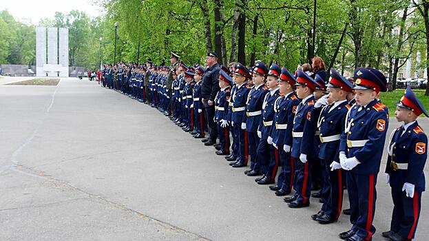 Почти 230 школьников вышло на кадетскую перекличку в Вологде