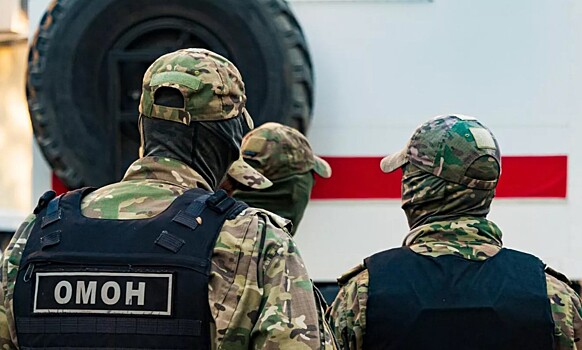 ОМОН задержал больше сотни подростков в торговом центре в Петербурге