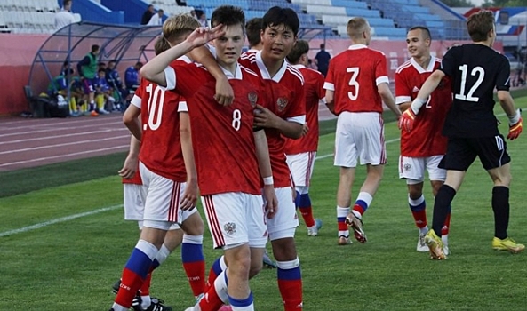 Юные российские футболисты разгромили казахстанцев в Волгограде