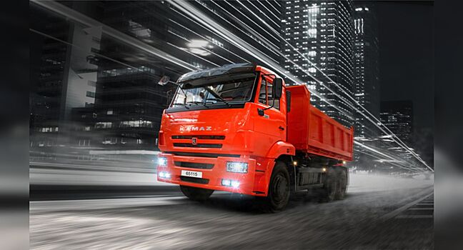 КАМАЗ устроил коллапс. Водители реагировали по-доброму