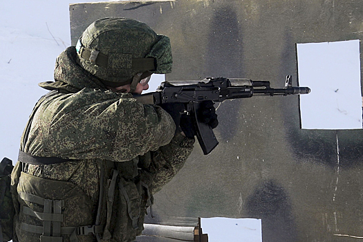 На Сахалине и Курильских островах военнослужащие армейского корпуса ВВО сдали зачеты по армейской тактической стрельбе