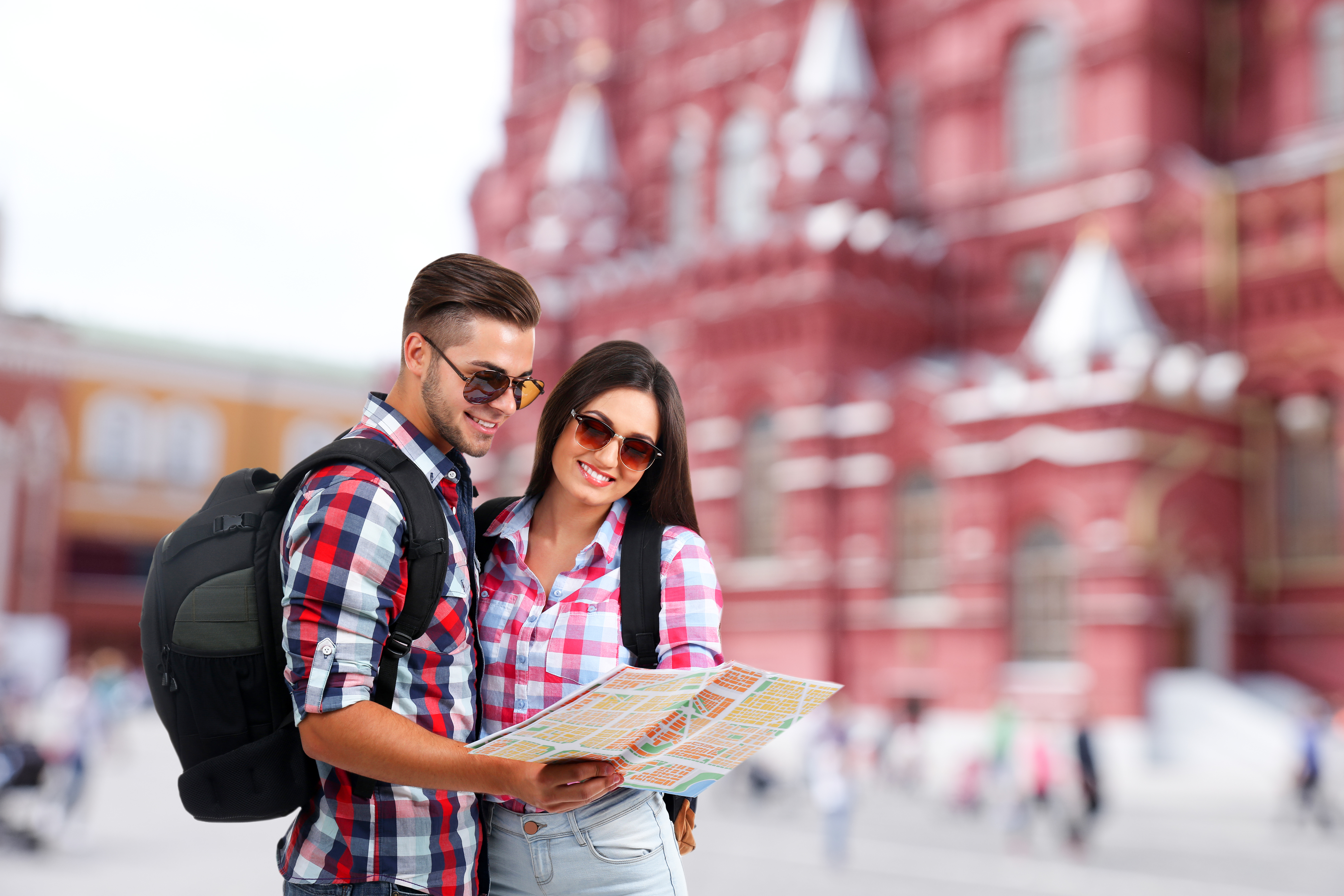 Путешествия блогеров. Туристы в Москве. Туристы на красной площади. Туристы в городе. Туризм в Москве.