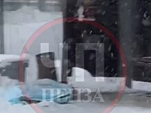 На остановке «Автодорожный колледж» нашли тело мужчины