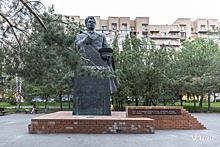 В Волгограде некому отремонтировать памятник генералу Чуйкову