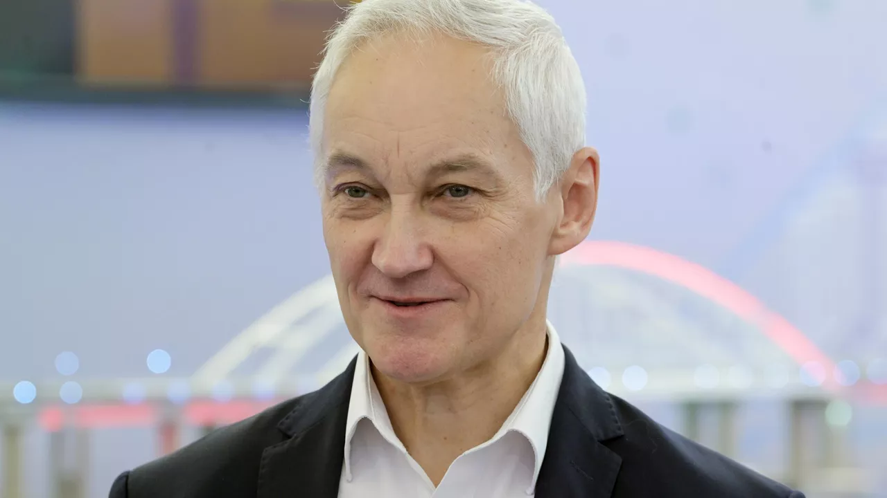Белоусову показали бронежилет, останавливающий более 20 натовских пуль