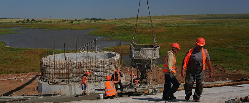 На реке Шадринка в Сарапульском районе ремонтируют самое большое ГТС в районе