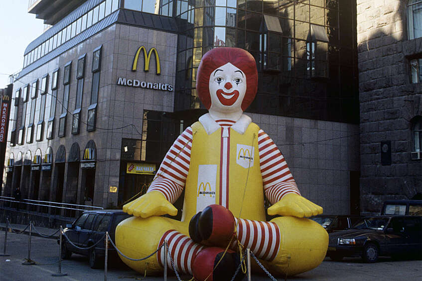 Ресторан в Газетном переулке в Москве, 1996 год