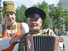 Сезон фестивалей встретили песнями: карелы приехали в Москву с музыкой и пряниками