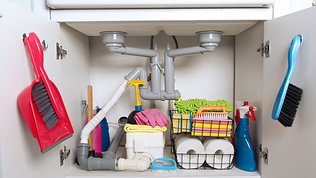 Как укротить хаос под мойкой: 5 маленьких, но эффективных движений