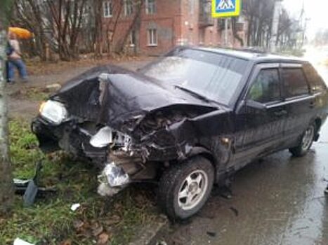 В Рязани на Маяковского столкнулись две «Лады»