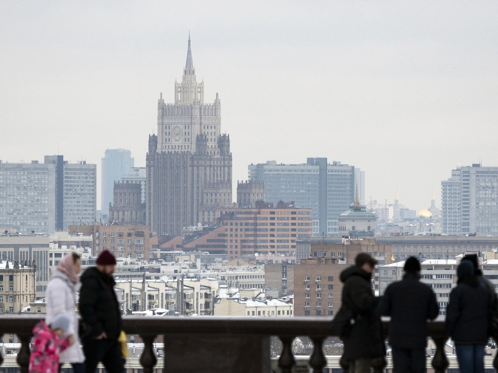 Почему в москве хорошо