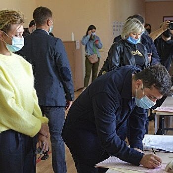 Нарушения, пингвины и зелёный «сюрприз» для Зеленского. Как проходят выборы на Украине