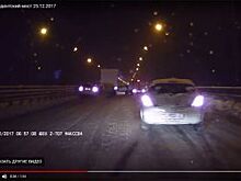 На Президентском мосту в Ульяновске сразу два ДТП попали на одно видео
