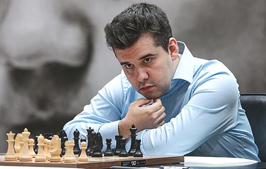 Дворкович назвал ошибкой участие Непомнящего и Дин Лижэня в турнире в Бухаресте
